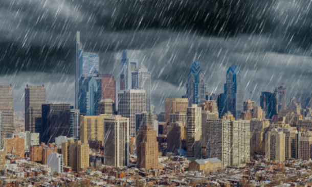 La ciudad bajo una fuerte tormenta
